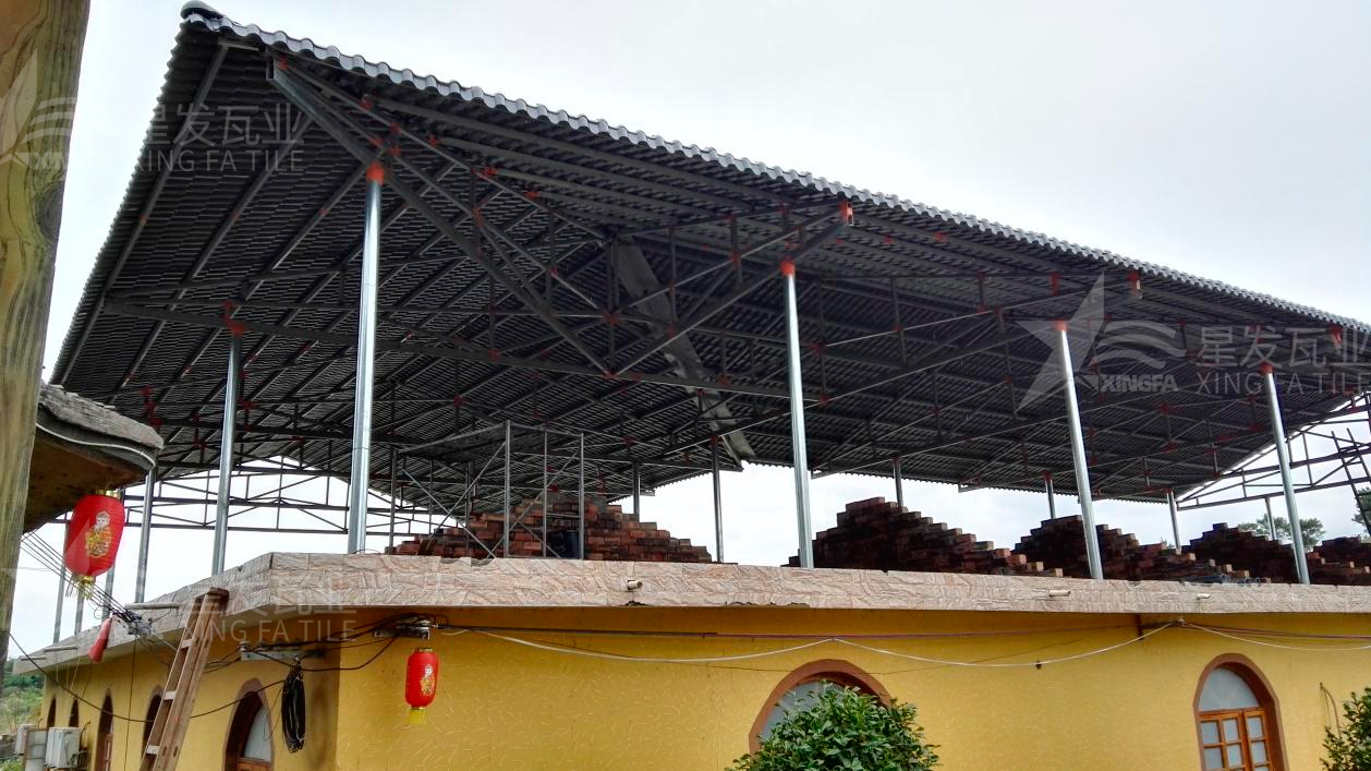 “鋼結(jié)構(gòu)+合成樹脂瓦”屋面建筑體系已被普遍應(yīng)用，促進(jìn)行業(yè)發(fā)展